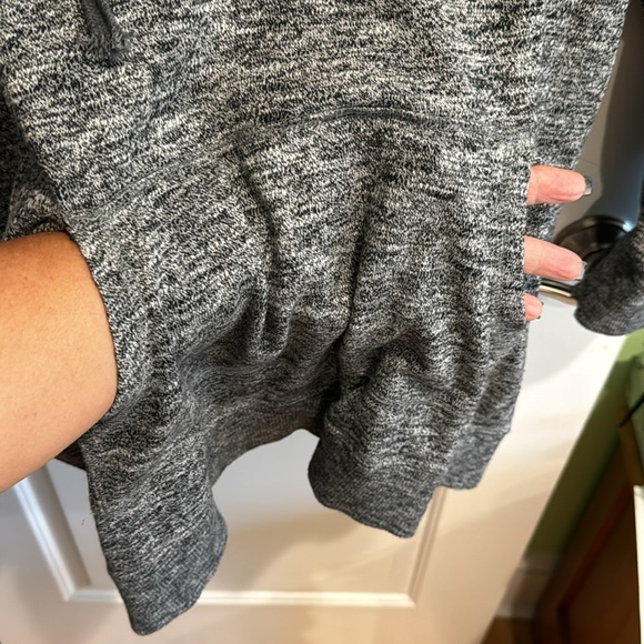 Torrid 3X lightweight, hooded sweatshirt, drawstring, neckline front pocket - Picture 8 of 8